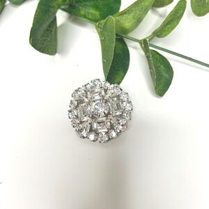 Sparkling‎ Round Crystal Brooch Pin Rhinestone Silver Tone Flower Design